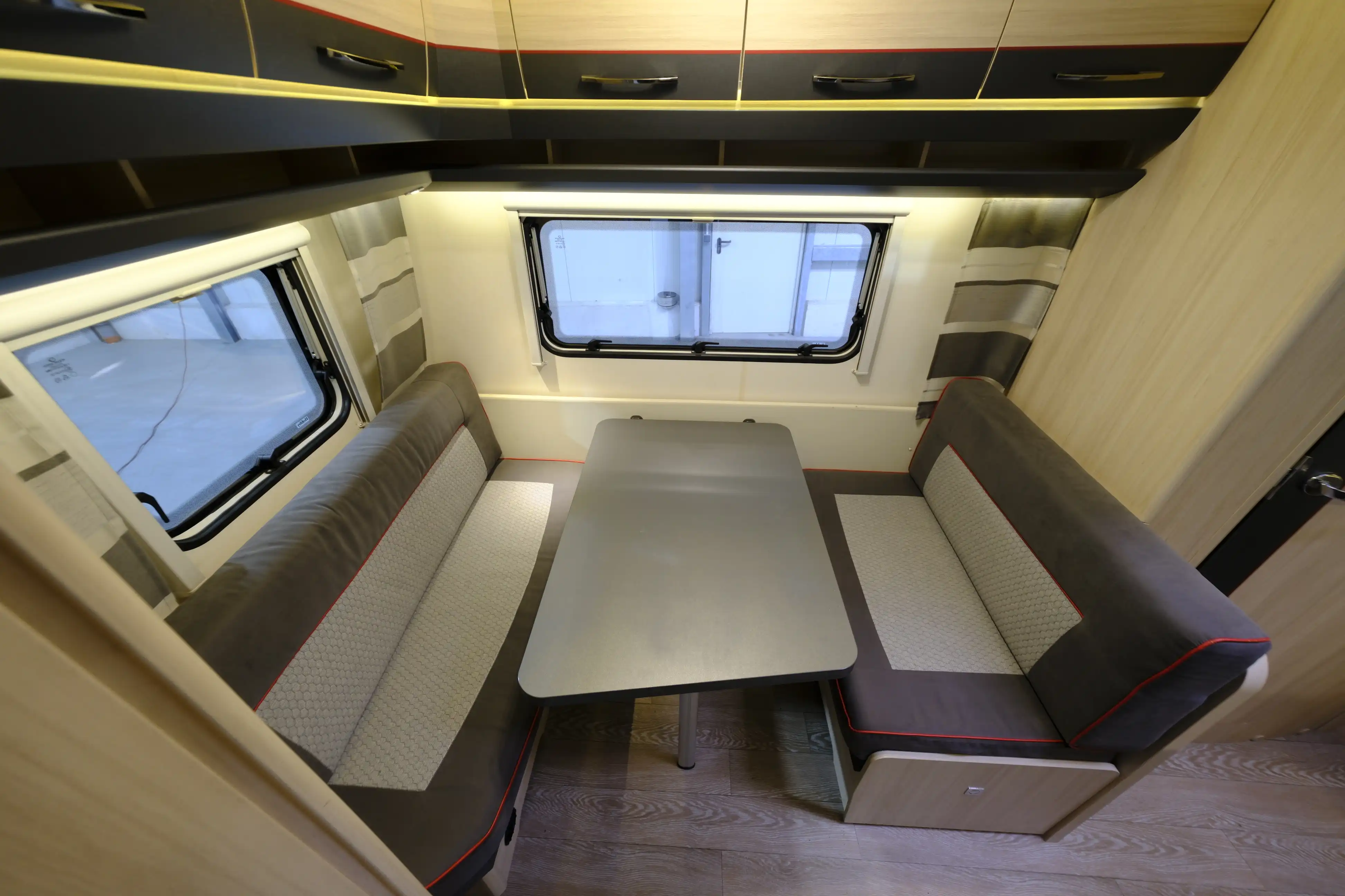 HOBBY De Luxe Edition 440 SF - Ansicht 5